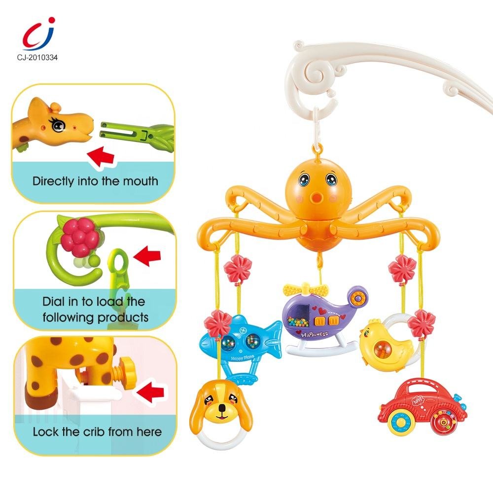 Baby bed bell with hanging giraffe toys